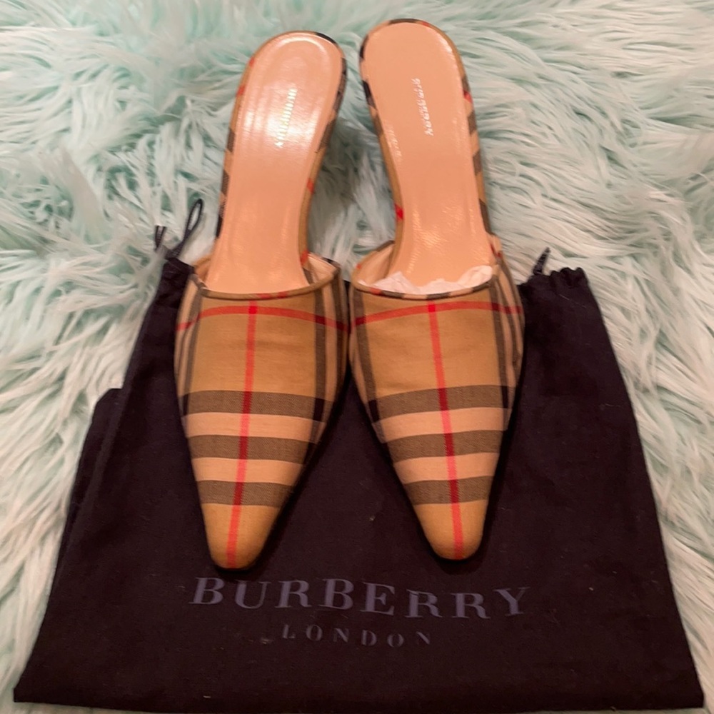 Burberry Nova Check kitten heels